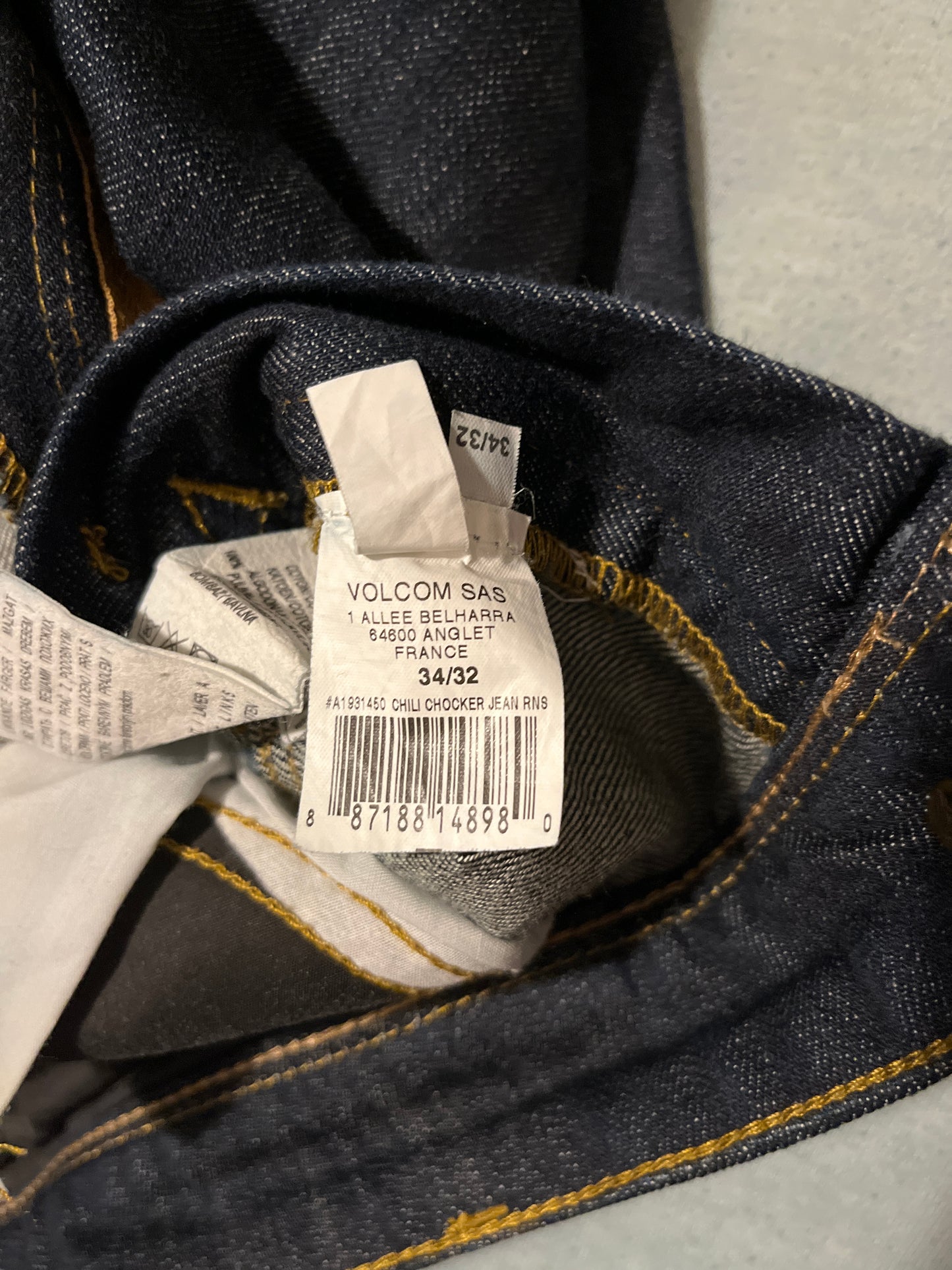 Jean chili chocker