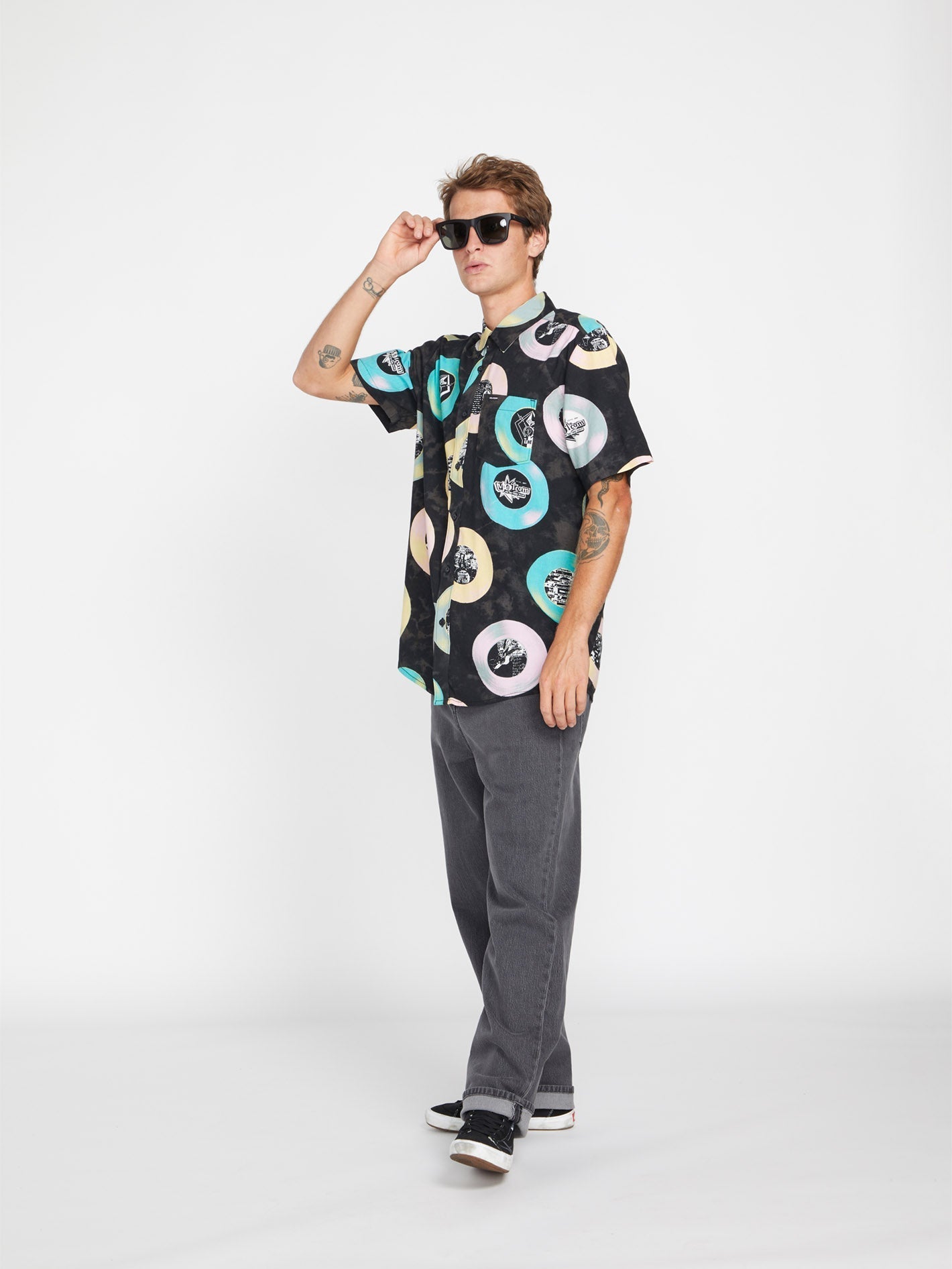 V Entertainment Shirt - SCHWARZ