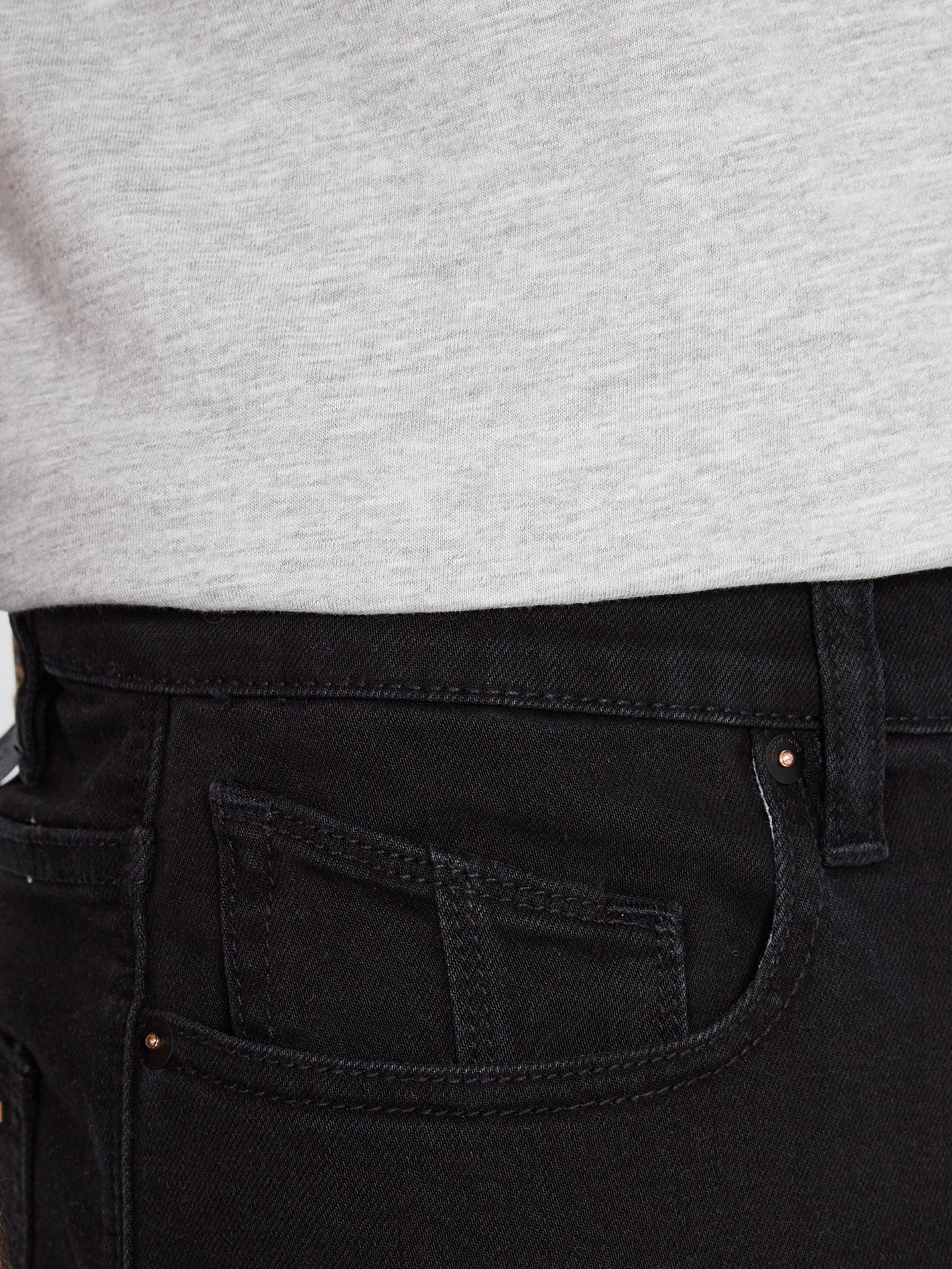 Solver Tapered Jeans – BLACK OUT