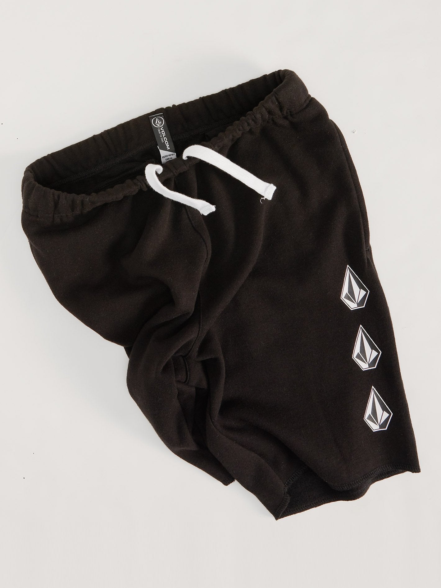 Iconic Stone Fleece Shorts – SCHWARZ – (Kinder)
