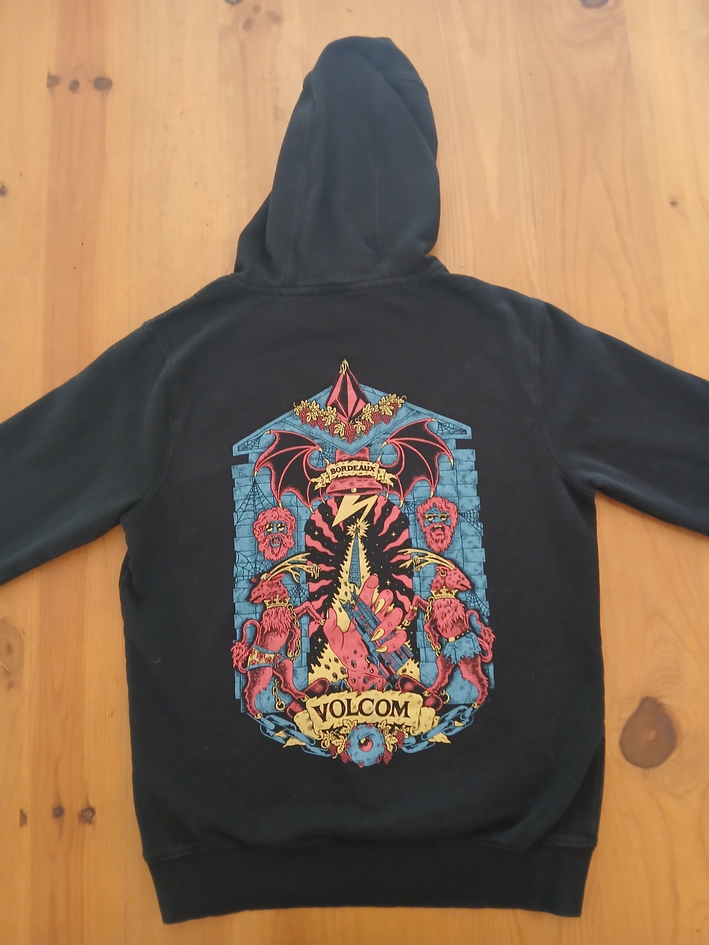 sweat a capuche collab JJ Villard