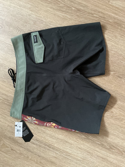 Volcom boardshorts / swim shorts