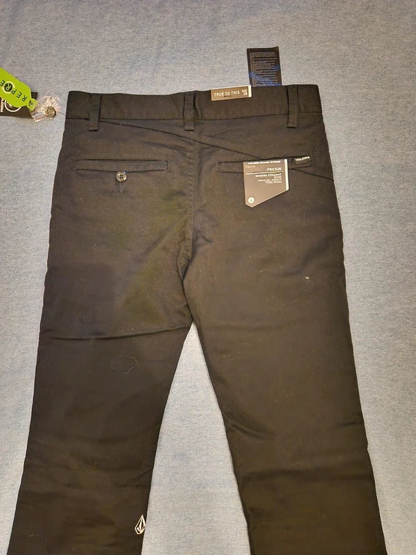 Neue schwarze Volcom-Chinohose mit Etikett