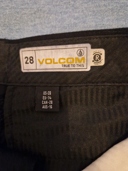 Neue schwarze Volcom-Chinohose mit Etikett