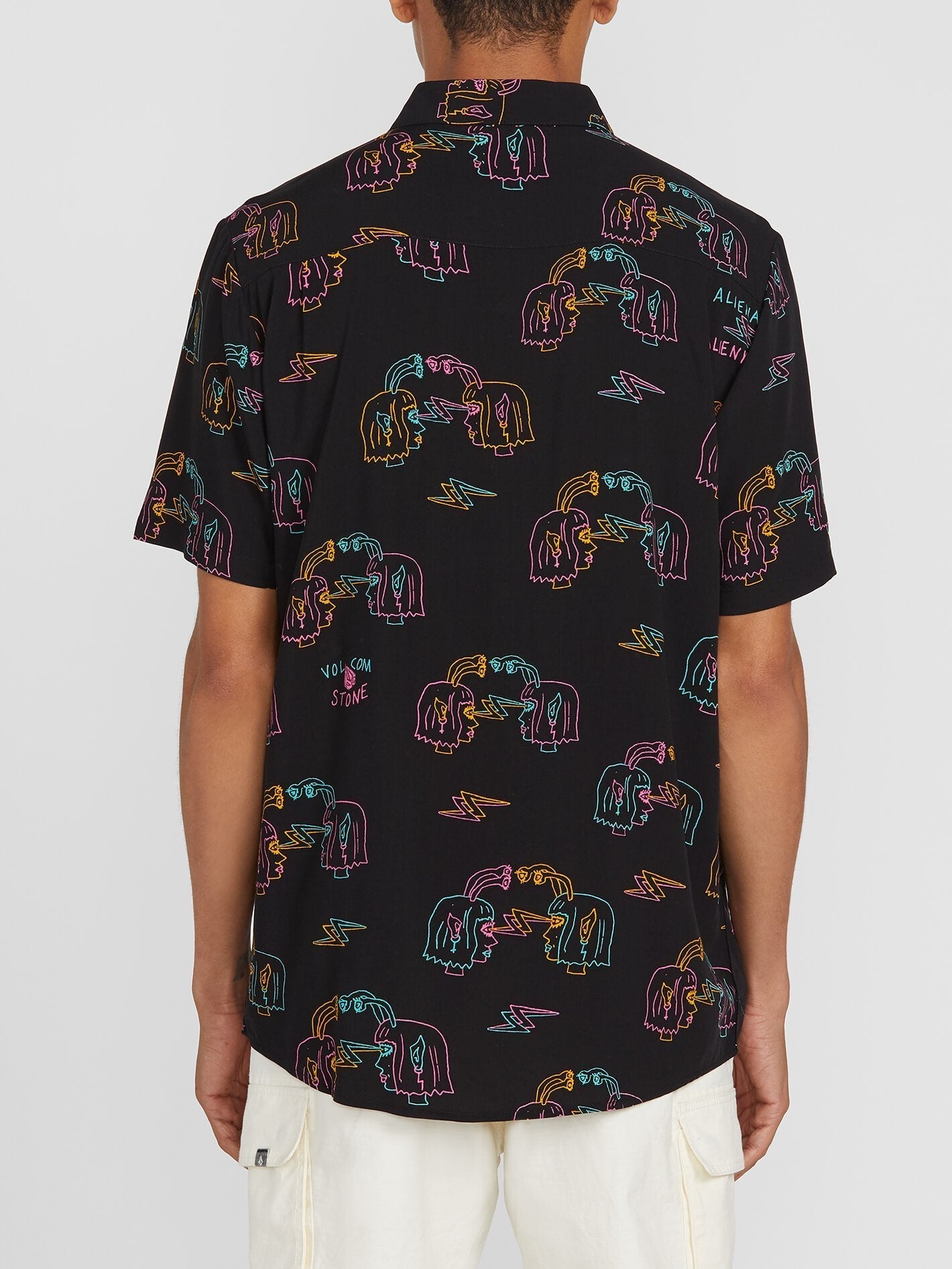 Alienated Shirt - SCHWARZ