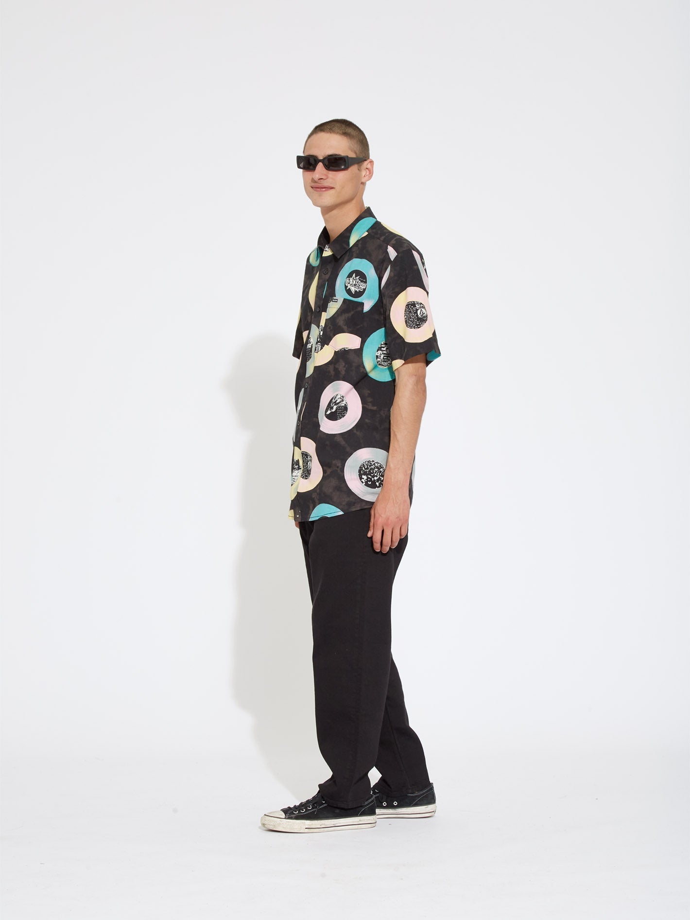 V Entertainment Shirt - SCHWARZ