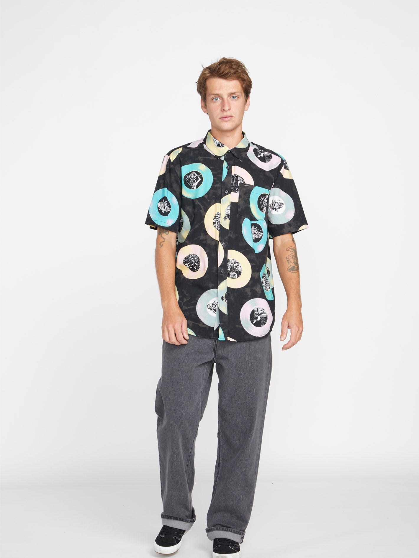 V Entertainment Shirt - SCHWARZ