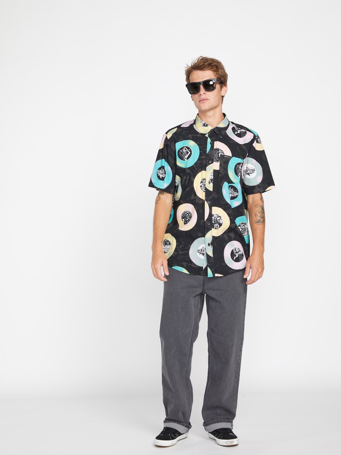 V Entertainment Shirt - SCHWARZ