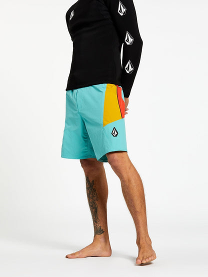 Stained Glss Stny 18" Boardshort - MYSTO GREEN