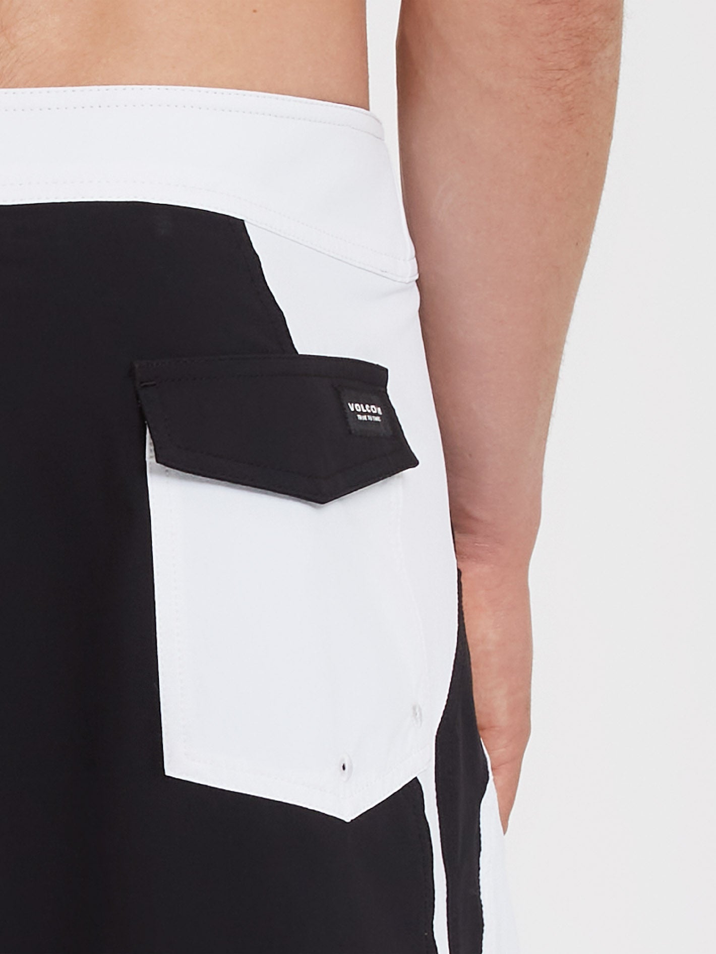 Surf Vitals Noa Deane Liberator 20" Boardshorts - BLACK