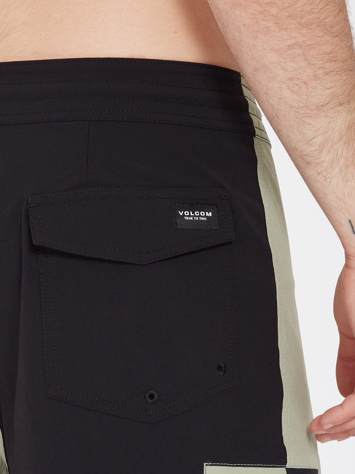 Surf Vitals Noa Deane 21" Boardshorts - BLACK