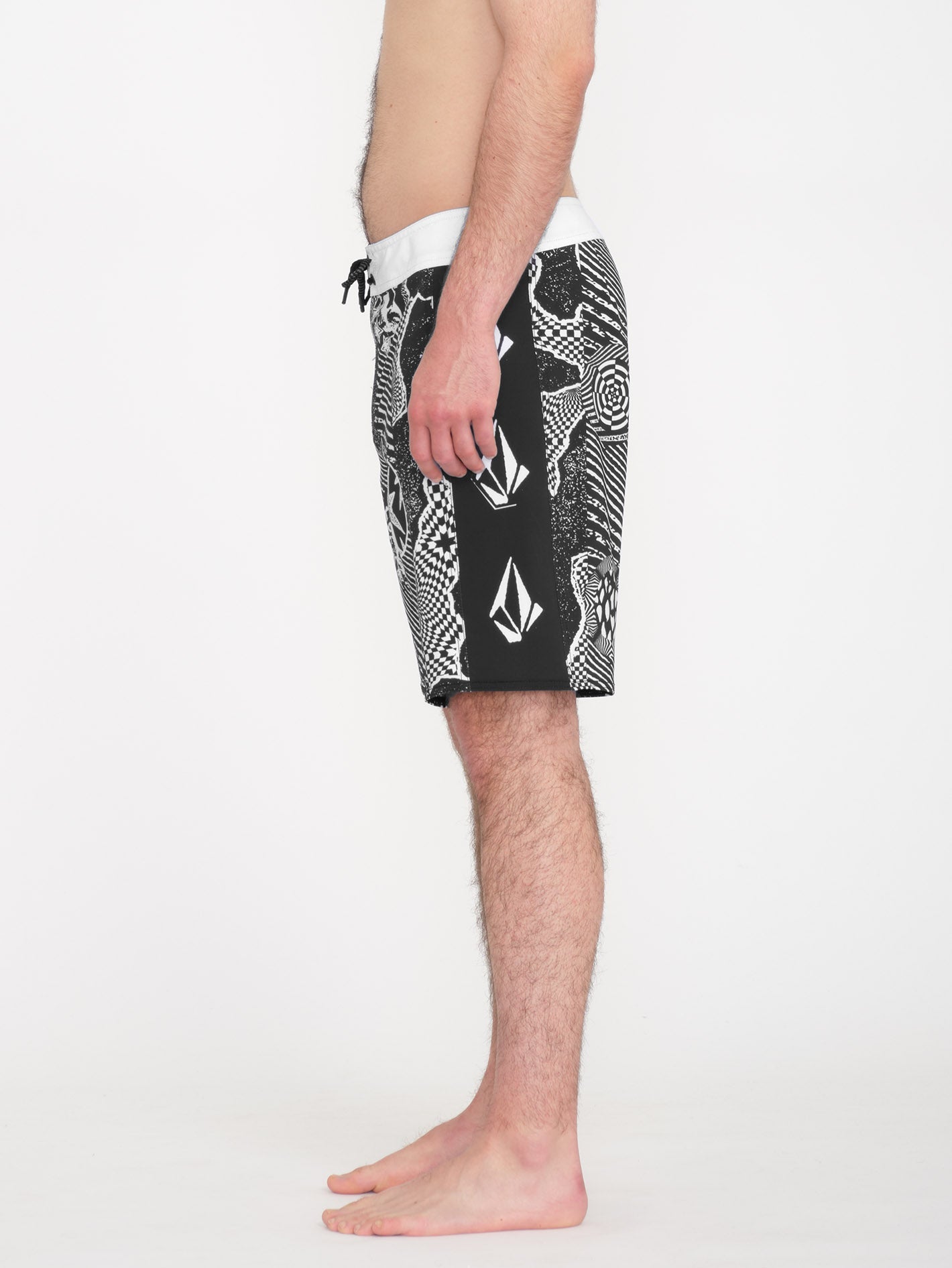 Lido Iconic Mod 19" Boardshort - SCHWARZ WEISS