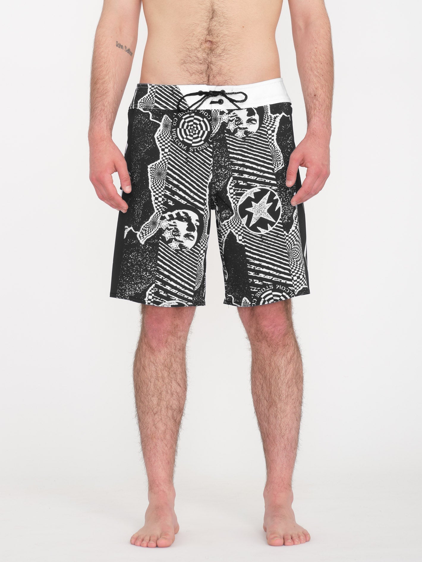 Lido Iconic Mod 19" Boardshort - SCHWARZ WEISS