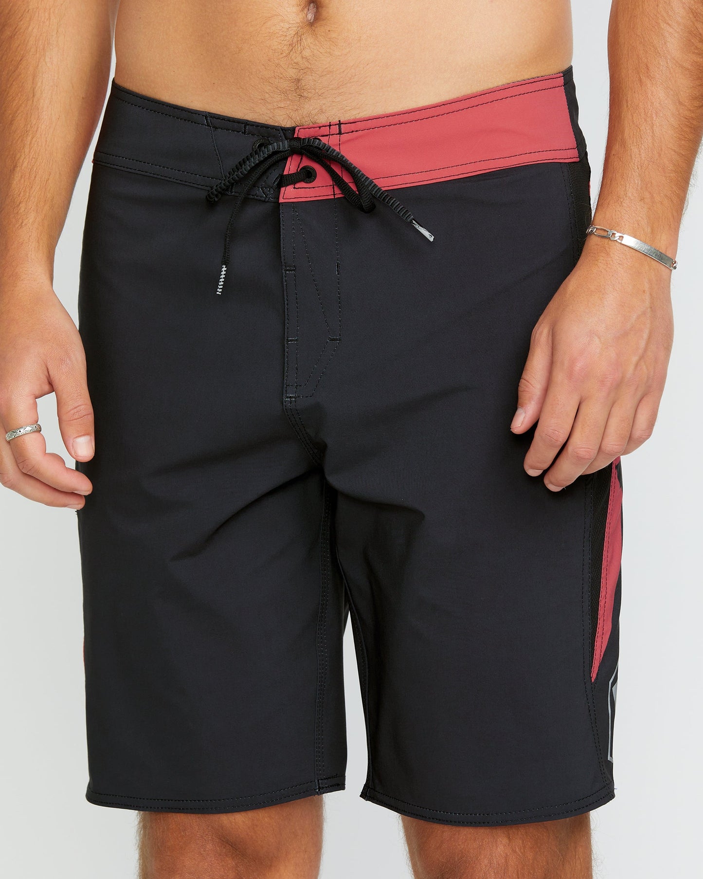 J Robinson Mod 20" Boardshorts - SCHWARZ