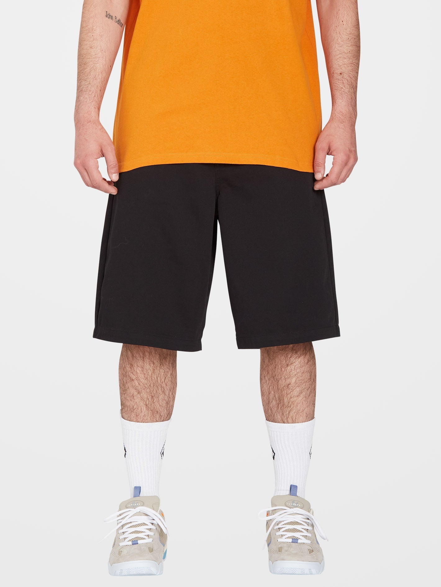 Short Loose Truck - BLACK