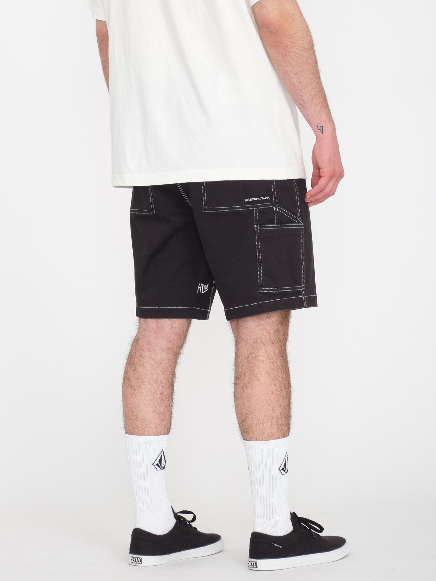V Ent Hockey Dad 20" Shorts - BLACK