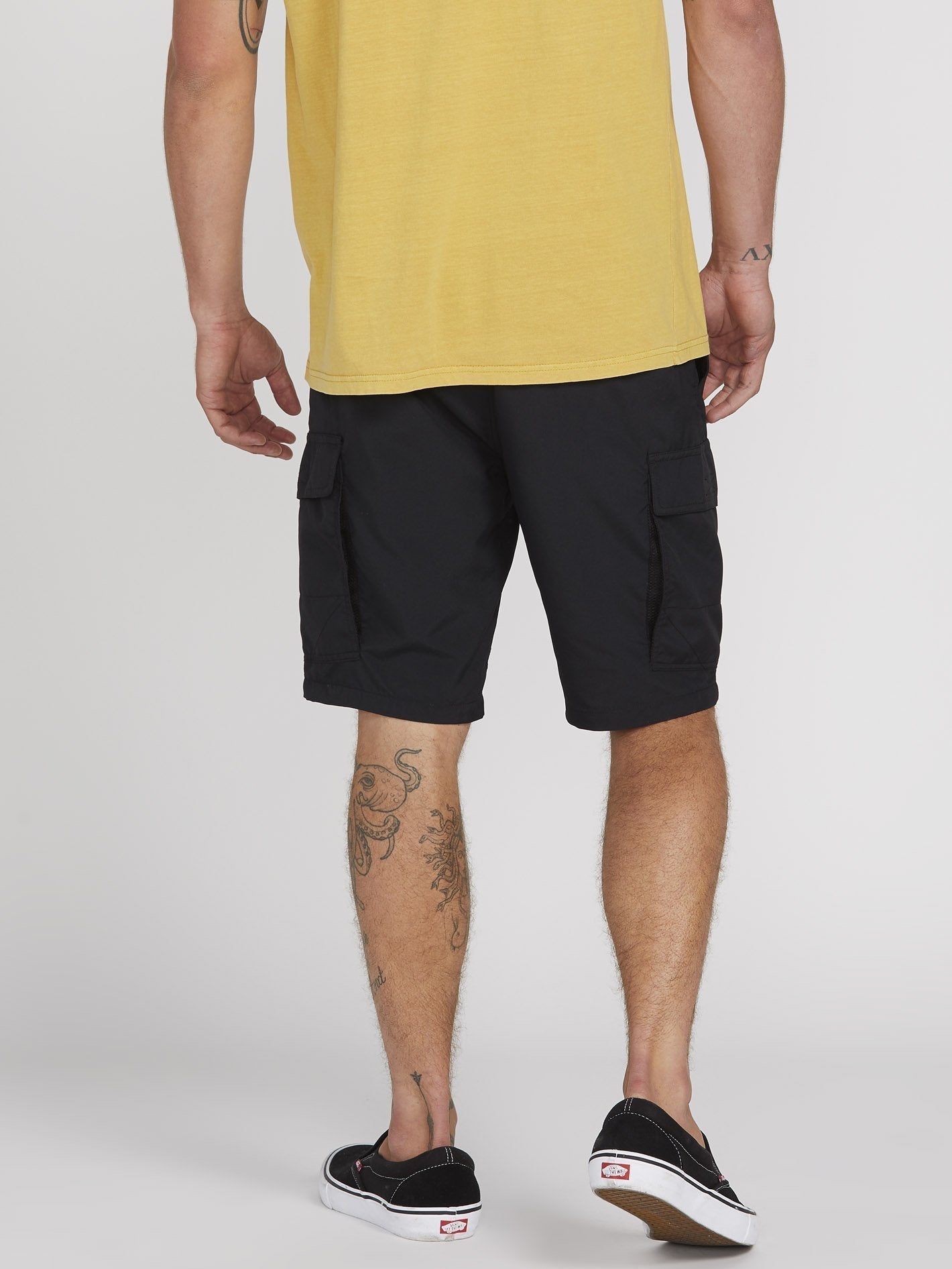 Kurze Cargohose im Draft-Stil – SCHWARZ