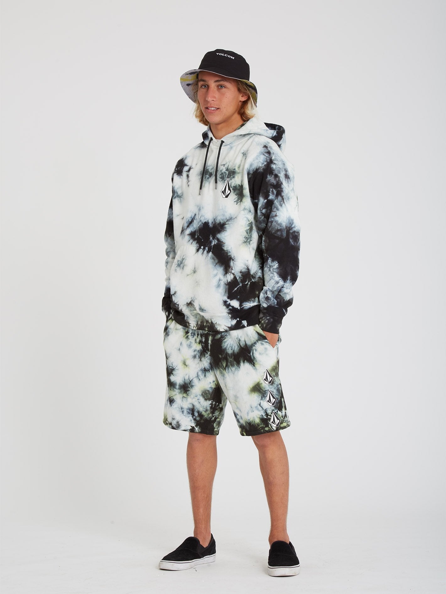 Iconic Stone Plus Fleece-Shorts – LIME TIE DYE