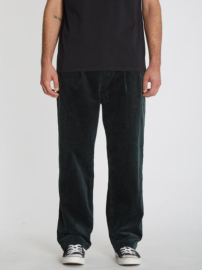Louie Lopez – Schmal zulaufende Cordhose – ZEDERNGRÜN
