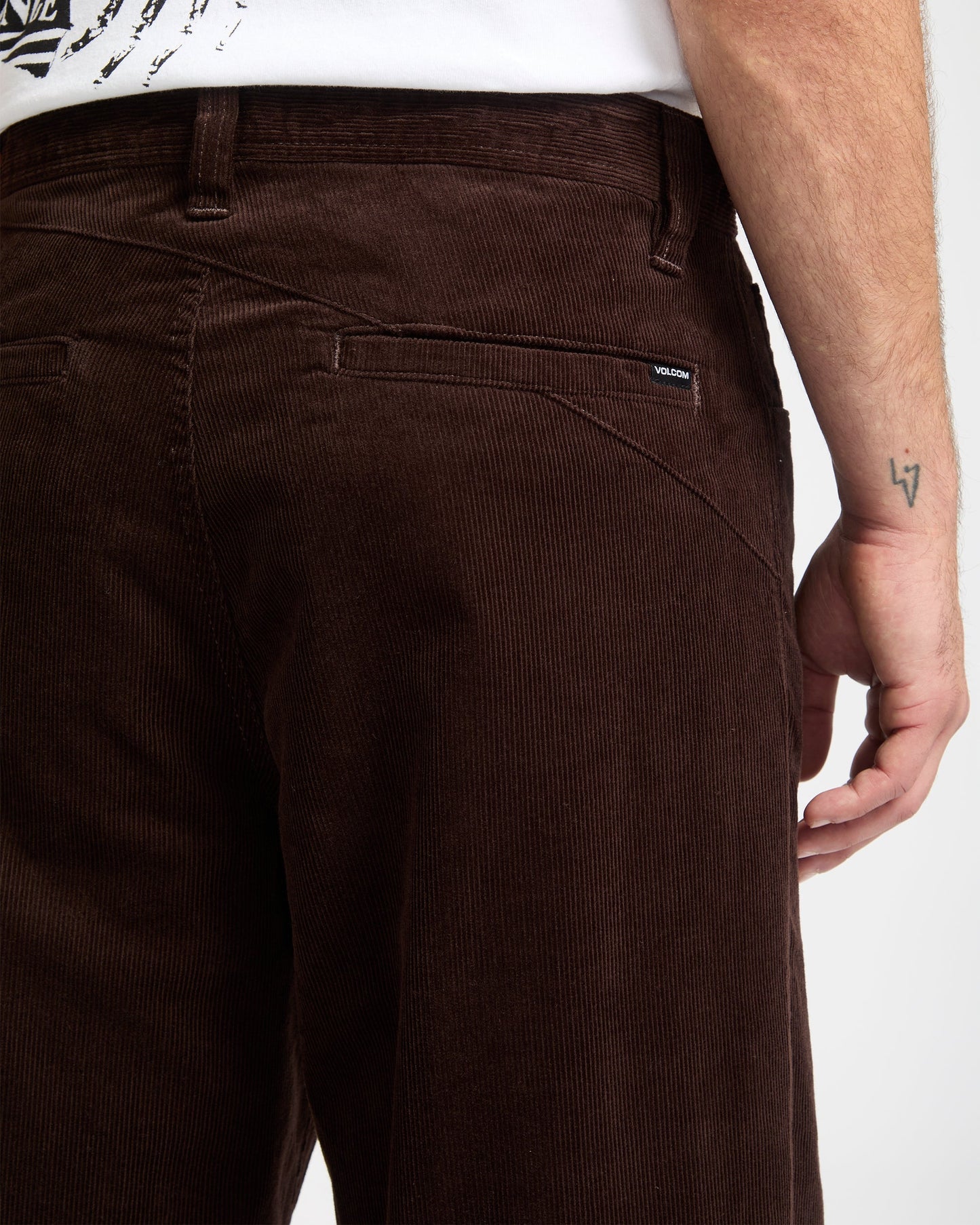 Frickin – Lockere, konisch zulaufende Cordhose – Kakao