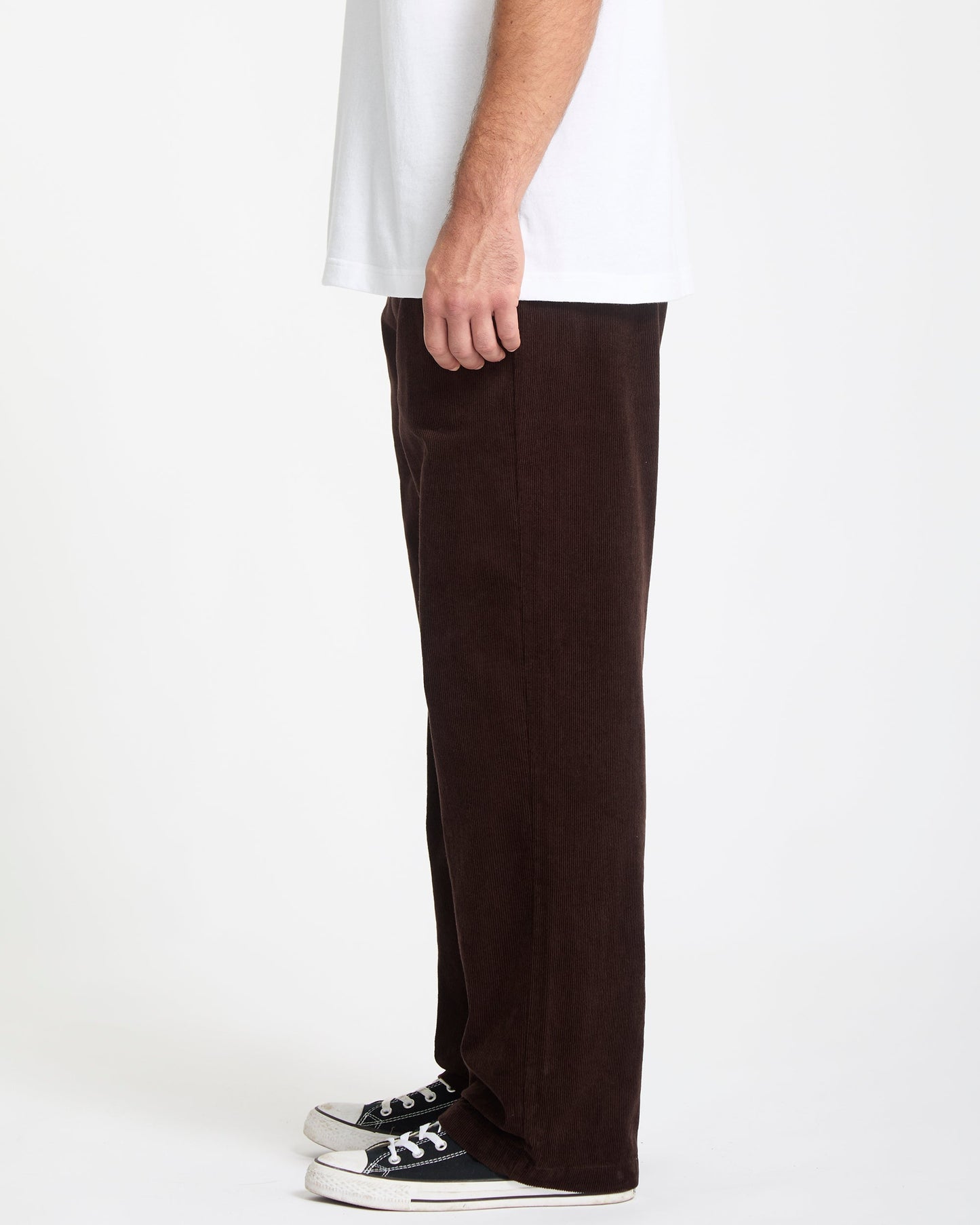 Frickin – Lockere, konisch zulaufende Cordhose – Kakao