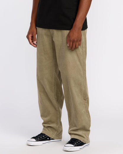 Lockere, schmal zulaufende Cordhose „Frickin“ - Khaki