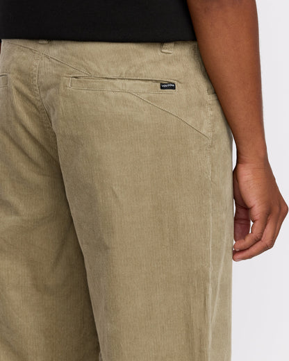 Lockere, schmal zulaufende Cordhose „Frickin“ - Khaki