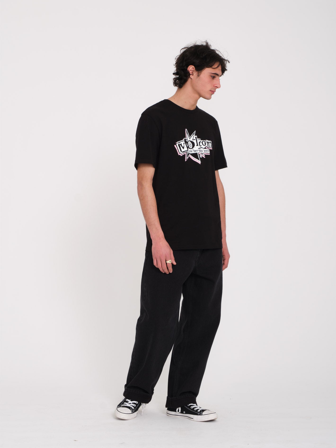 T-shirt V Entertainment - BLACK
