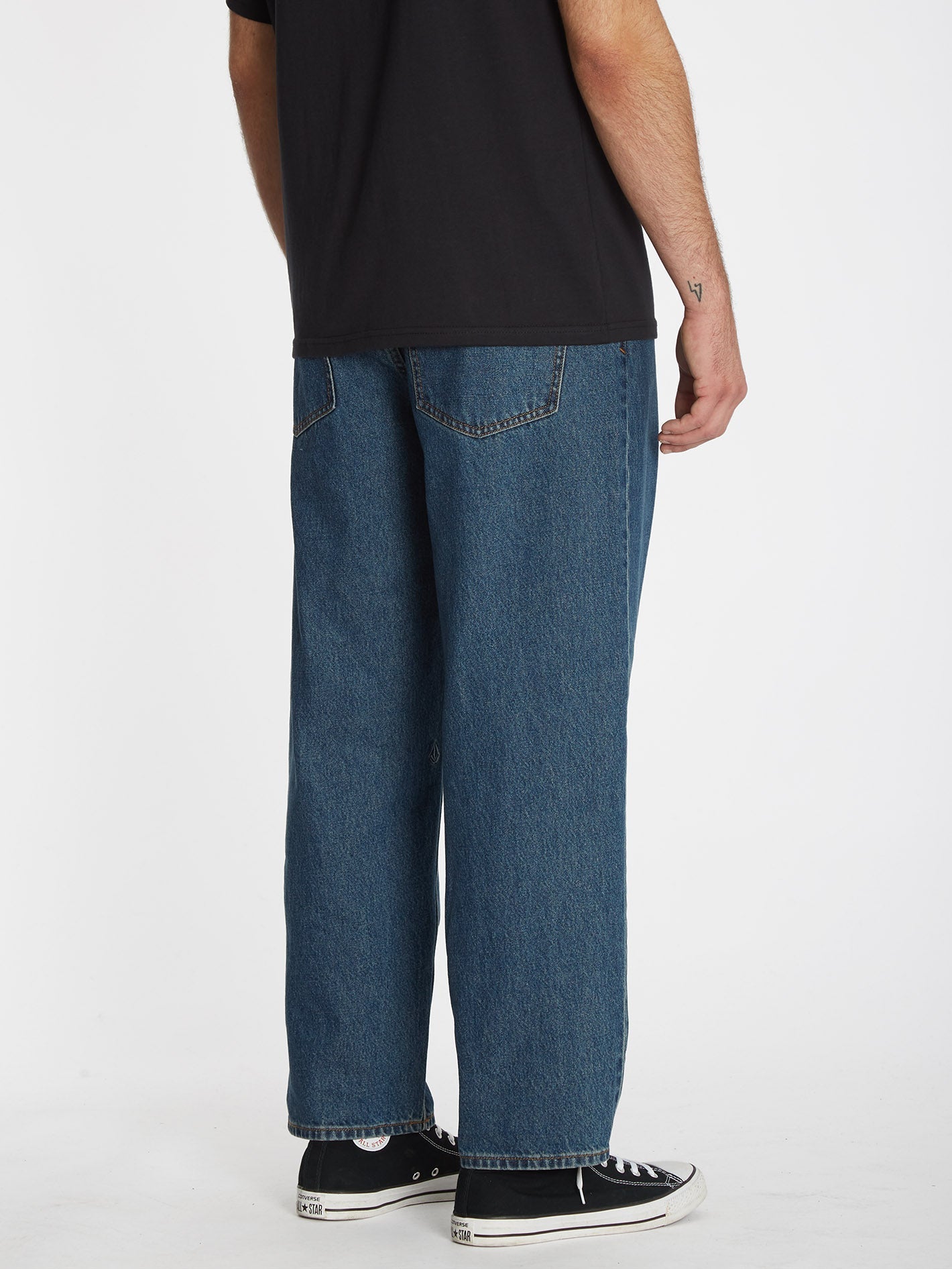 Billow Tapered Jeans – INDIGO RIDGE WASH