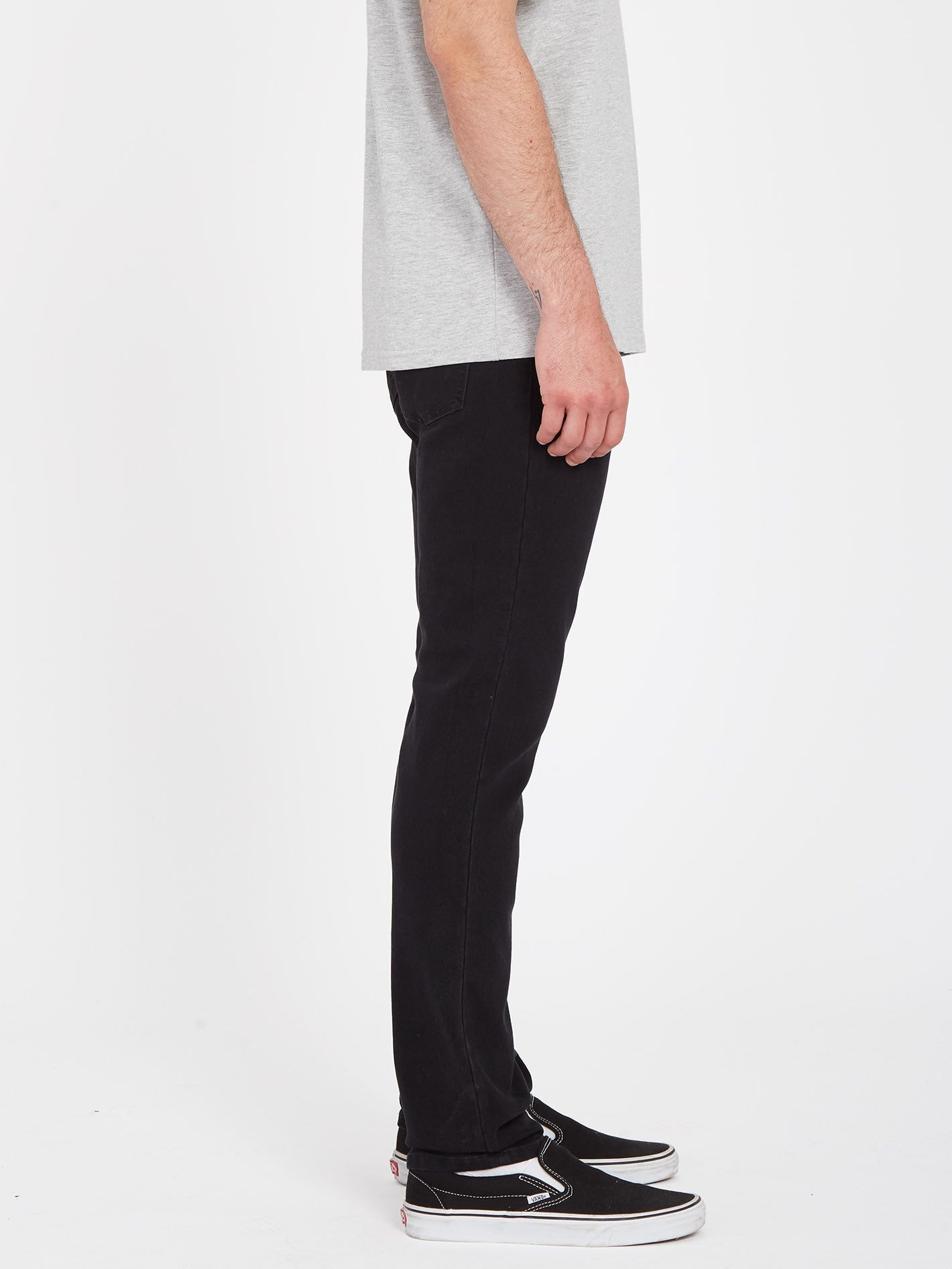 Solver Tapered Jeans – BLACK OUT