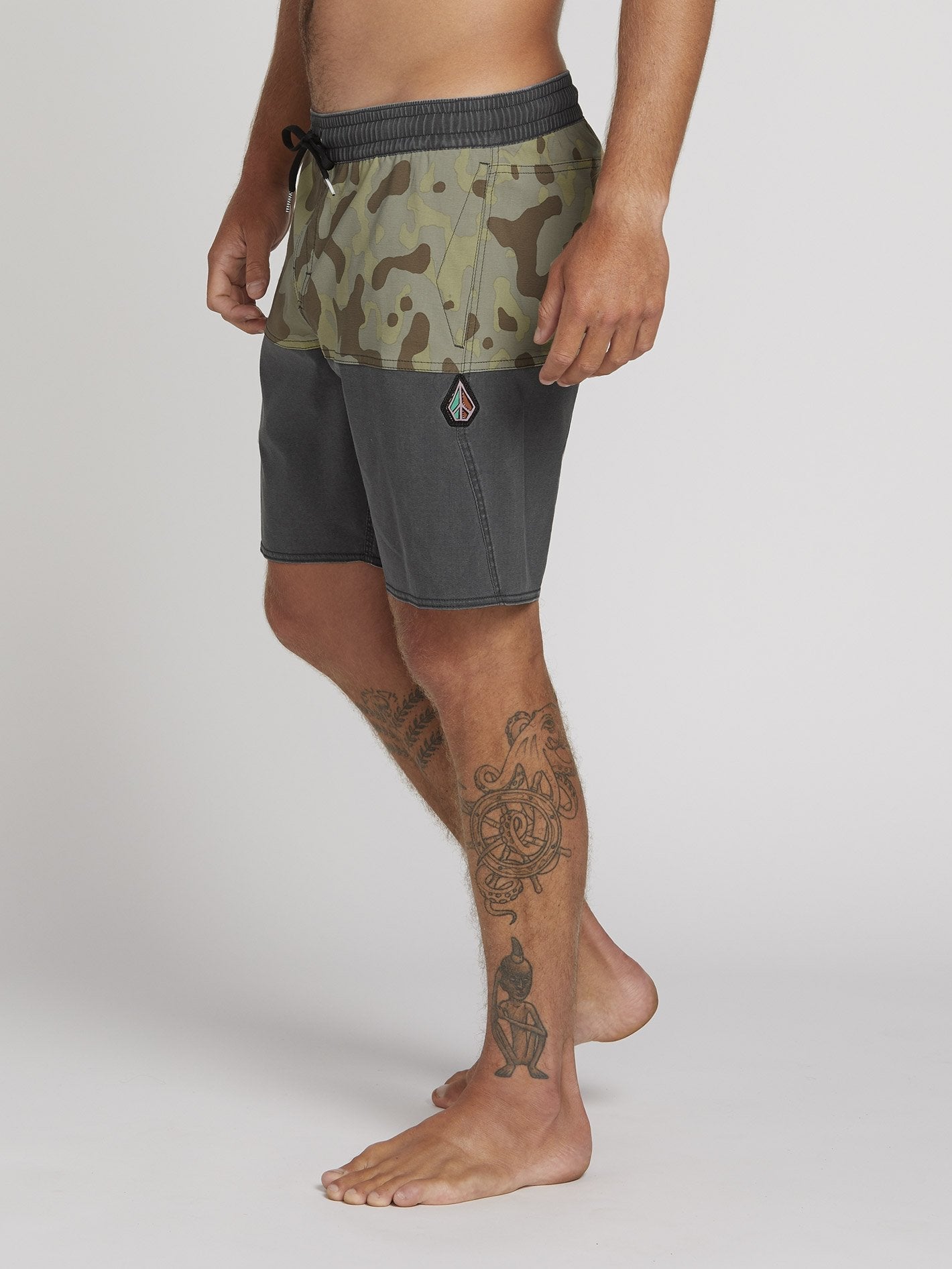 Vibes Trunks 18" Boardshorts - Camouflage