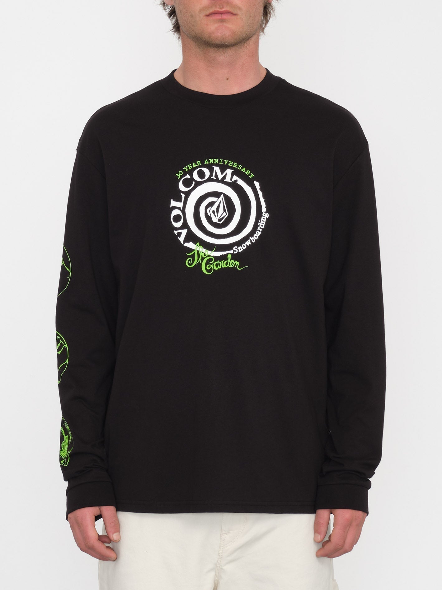 V Ent The Garden T-shirt - BLACK