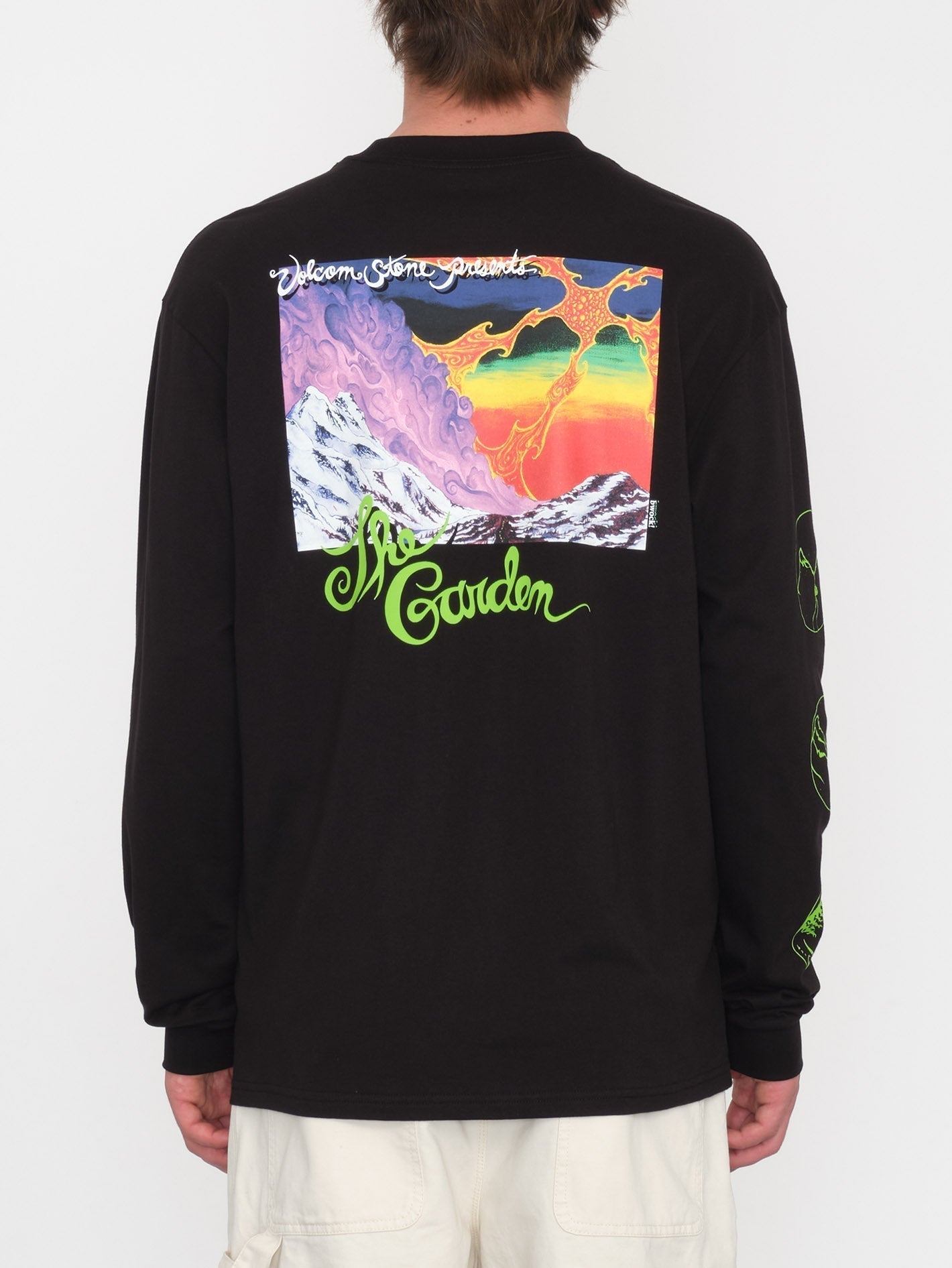 V Ent The Garden T-shirt - BLACK