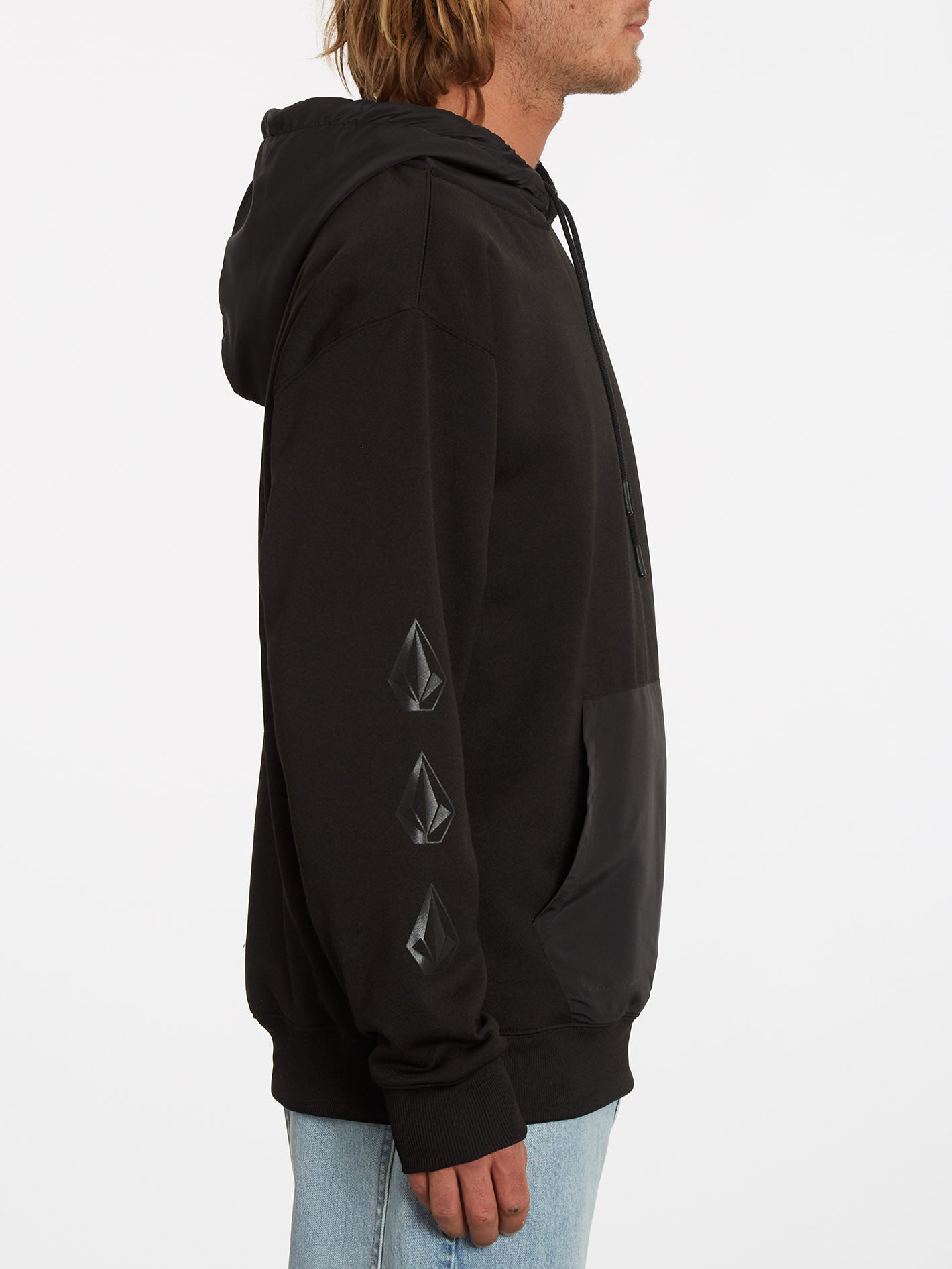 Iconic Tech Hoodie – SCHWARZ