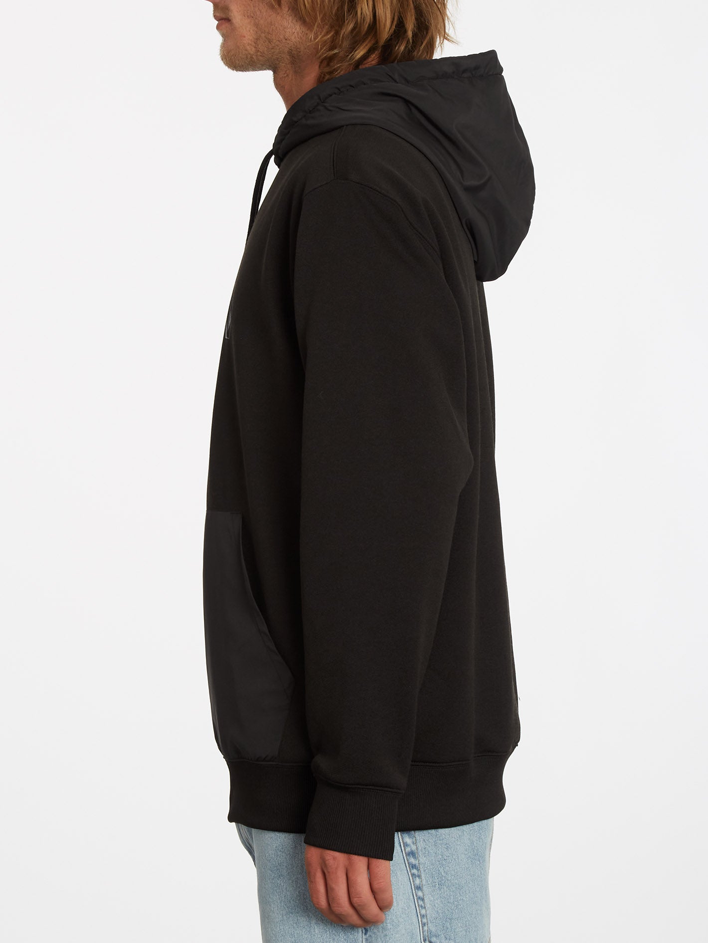 Iconic Tech Hoodie – SCHWARZ