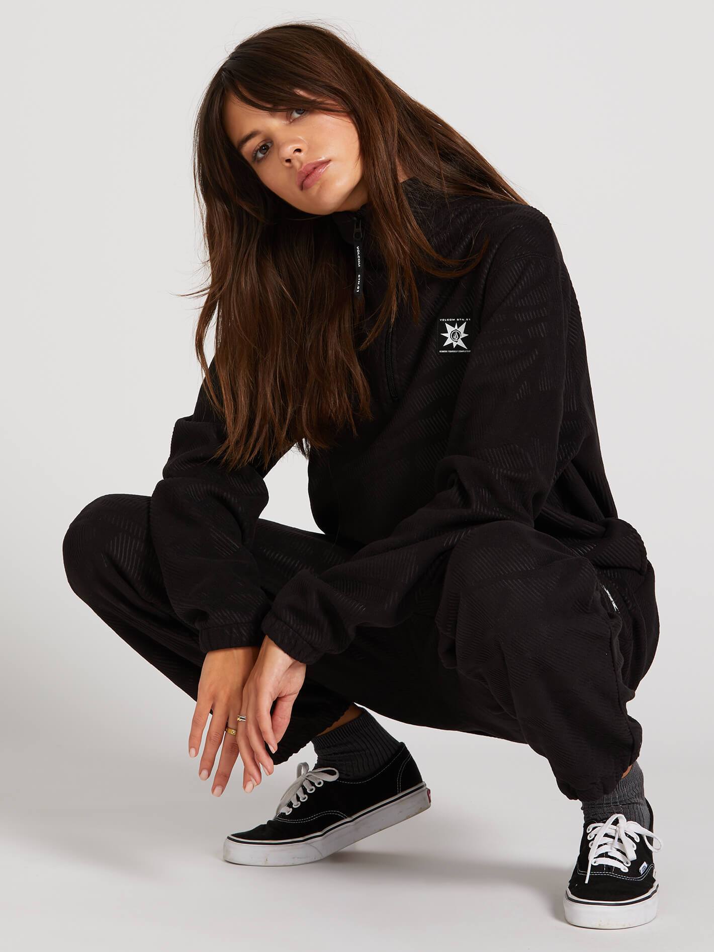 AP#2 Polazer Sweatshirt – Schwarz (UNISEX)