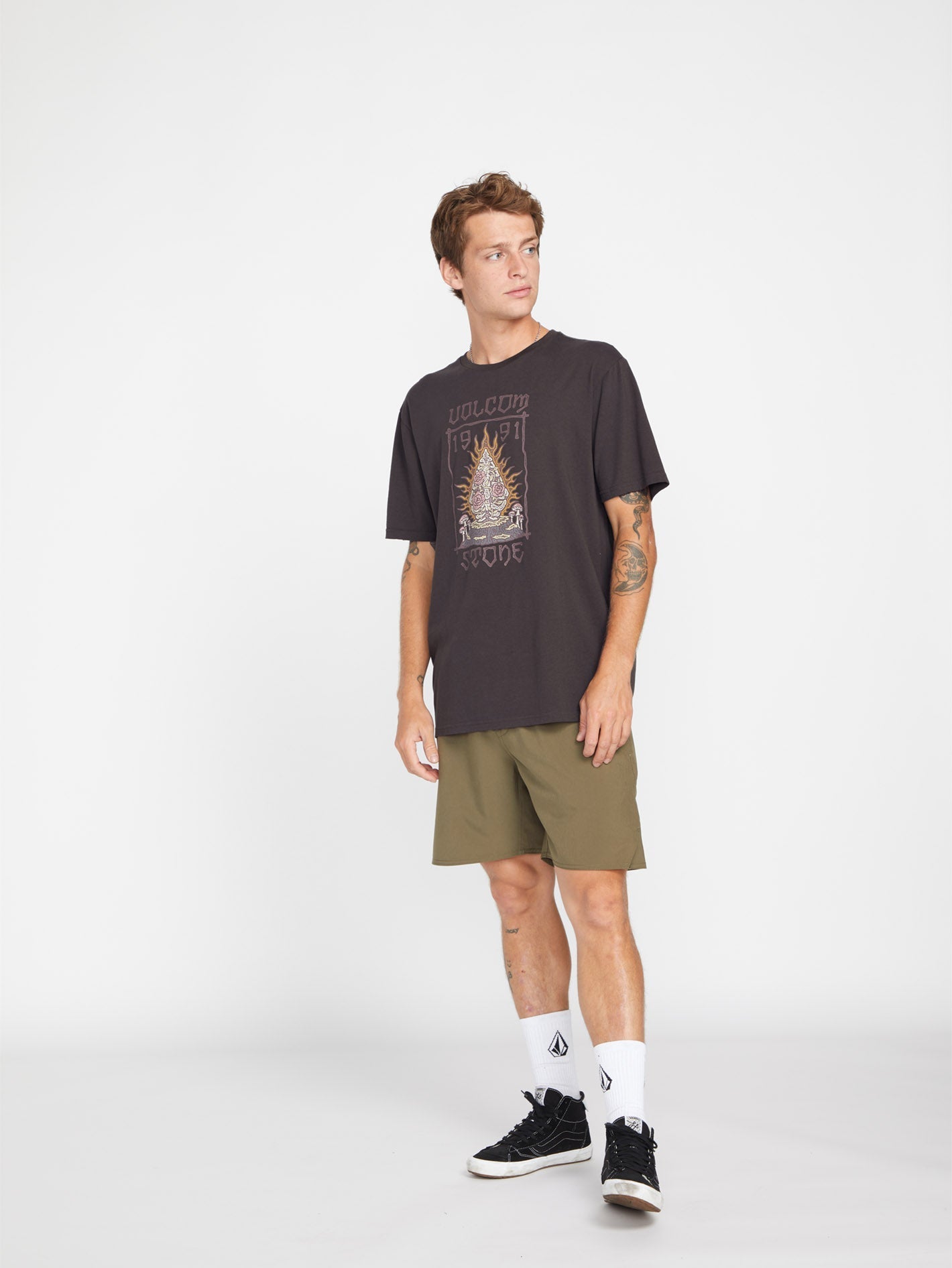 Caged Stone T-Shirt – GESPÜLTES SCHWARZ