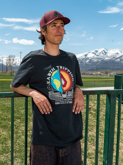 Abschnitt Farm To Yarn T-Shirt - STEALTH