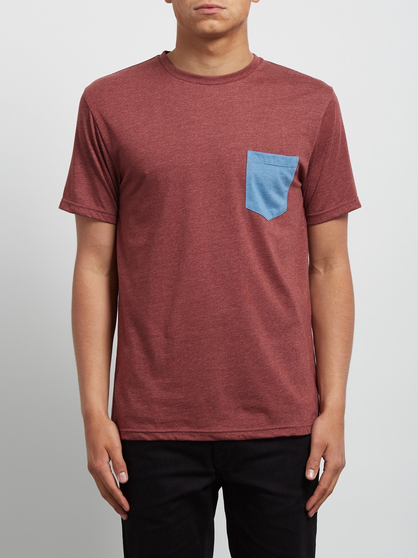 T-Shirt mit kurzen Ärmeln und Tasche - Purpurrot