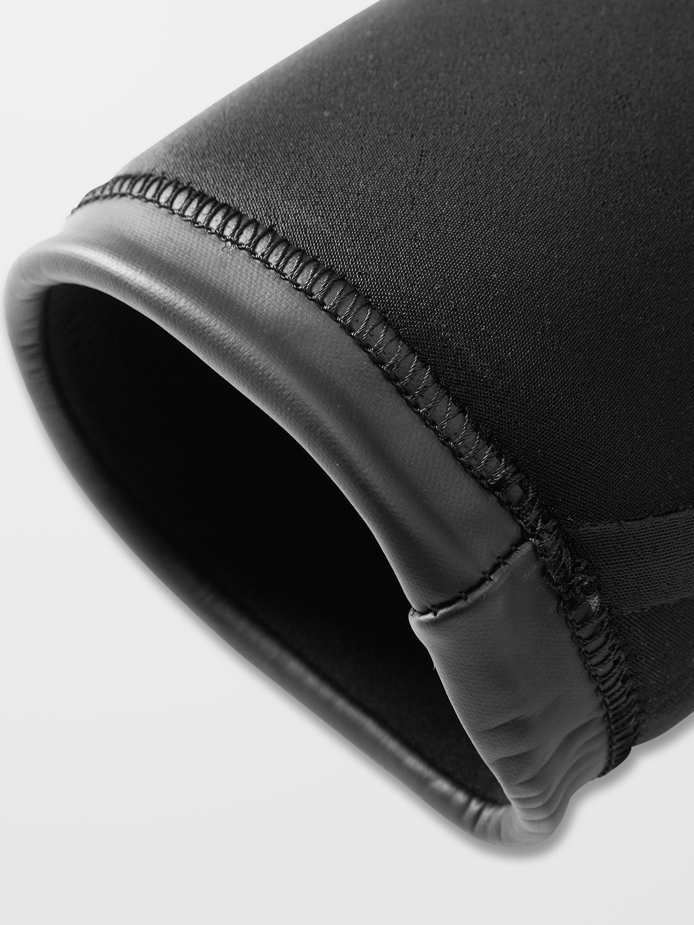 Modulator 2/2mm Short Sleeve Full Wetsuit - BLACK