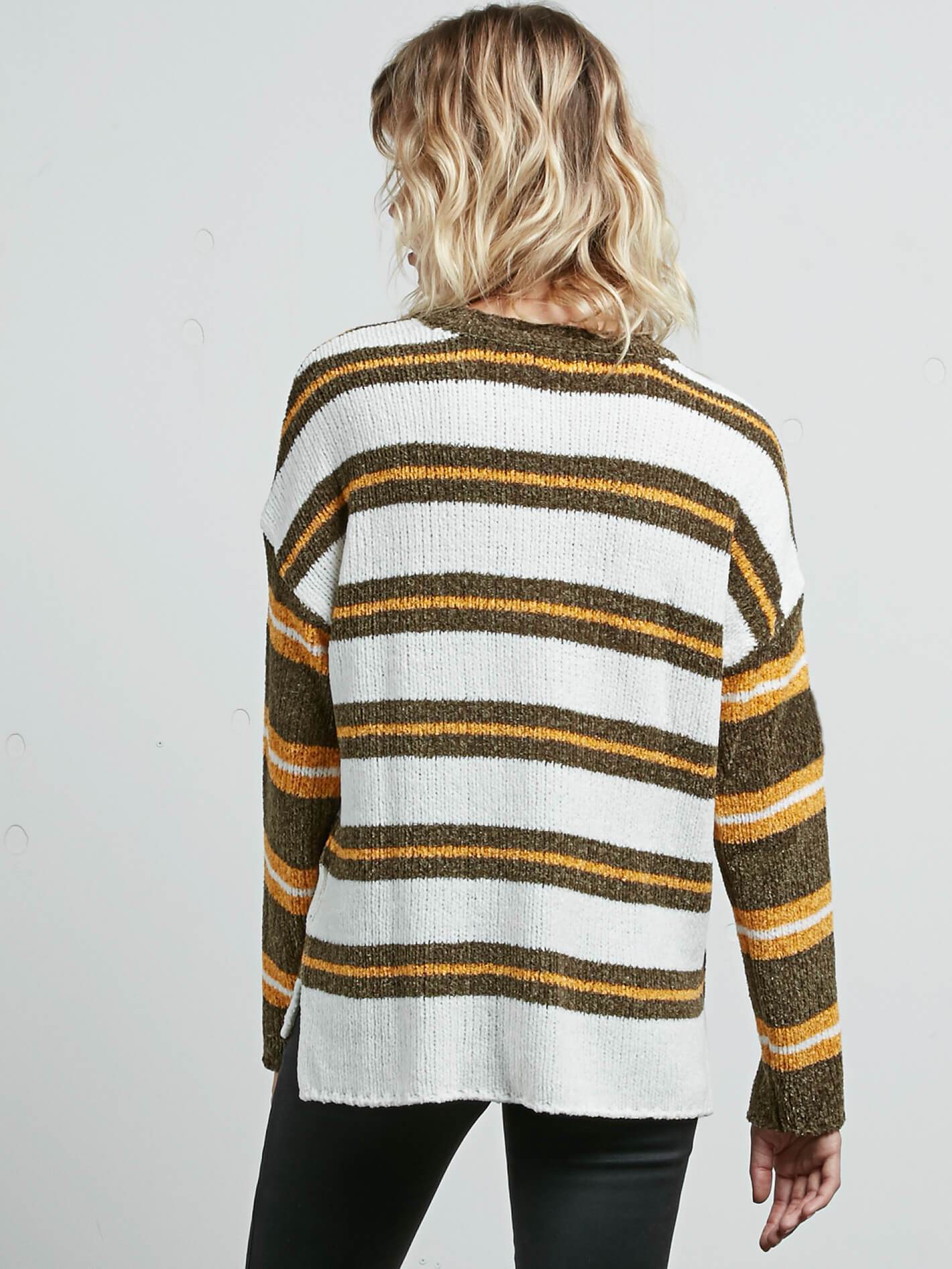 Yarn Moji Pullover – Dunkles Tarnmuster