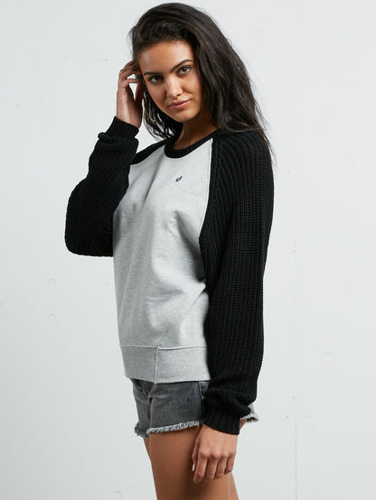 PEARED UP SWEATER BLACK