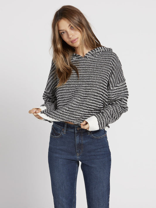 Pullover mit gebrochenen Buchstaben – Schwarze Kombination