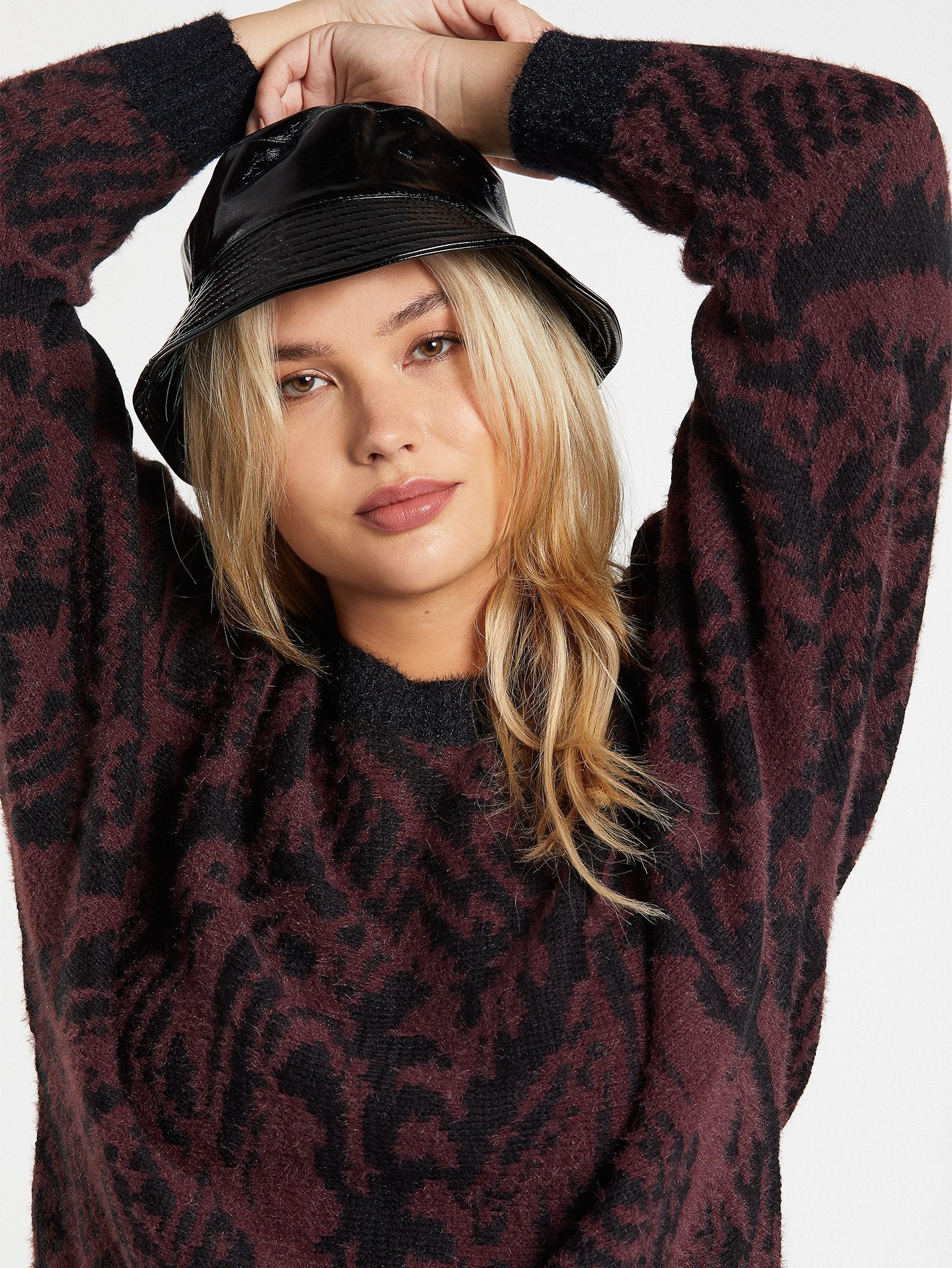 Pullover in einem Meowment - SCHWARZE KOMBI