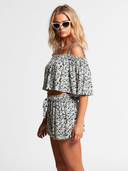 Some Thyme Shorts – Schwarze Kombination