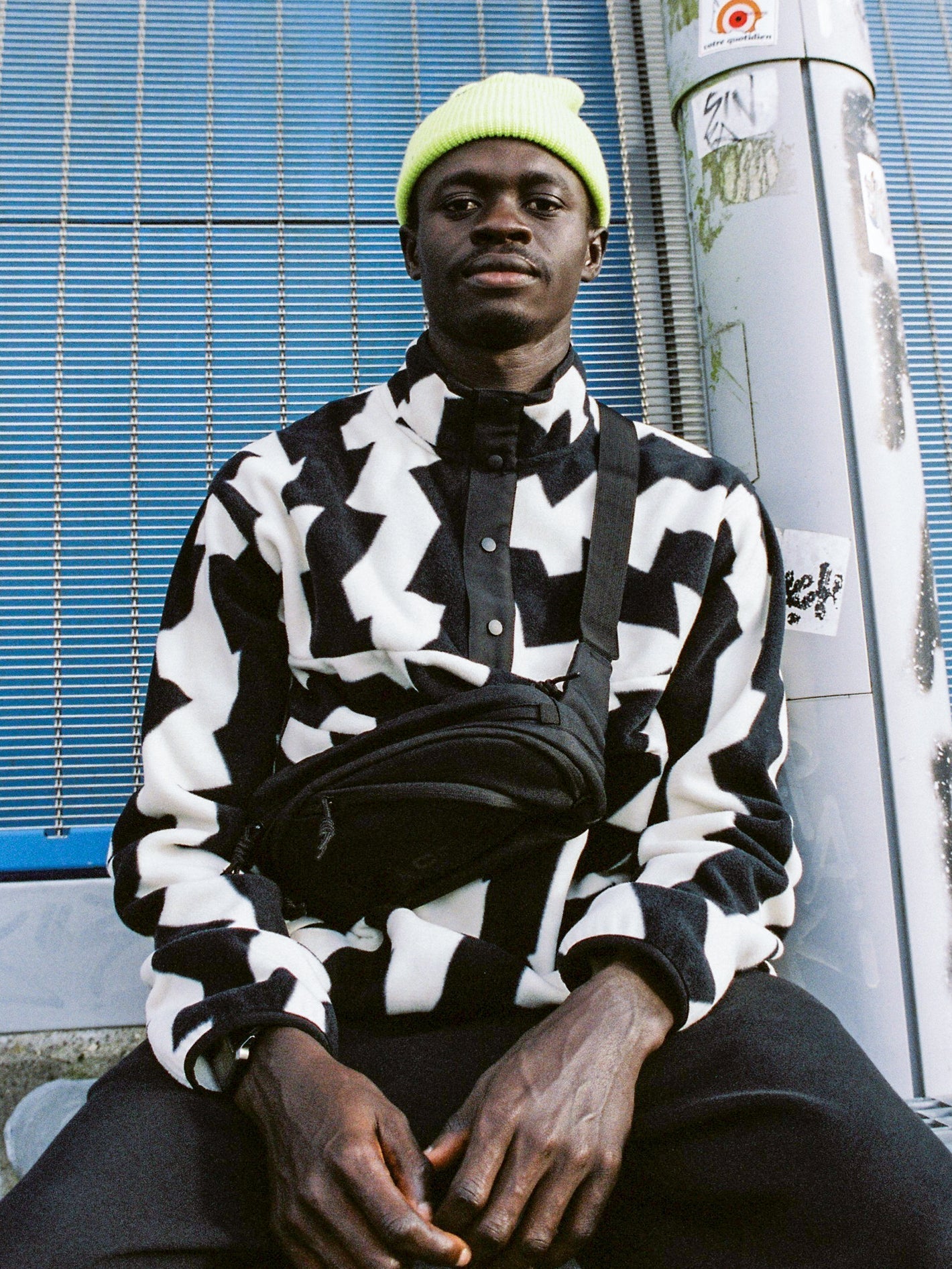 Error92 Sweatshirt - SCHMUTZIG WEISS