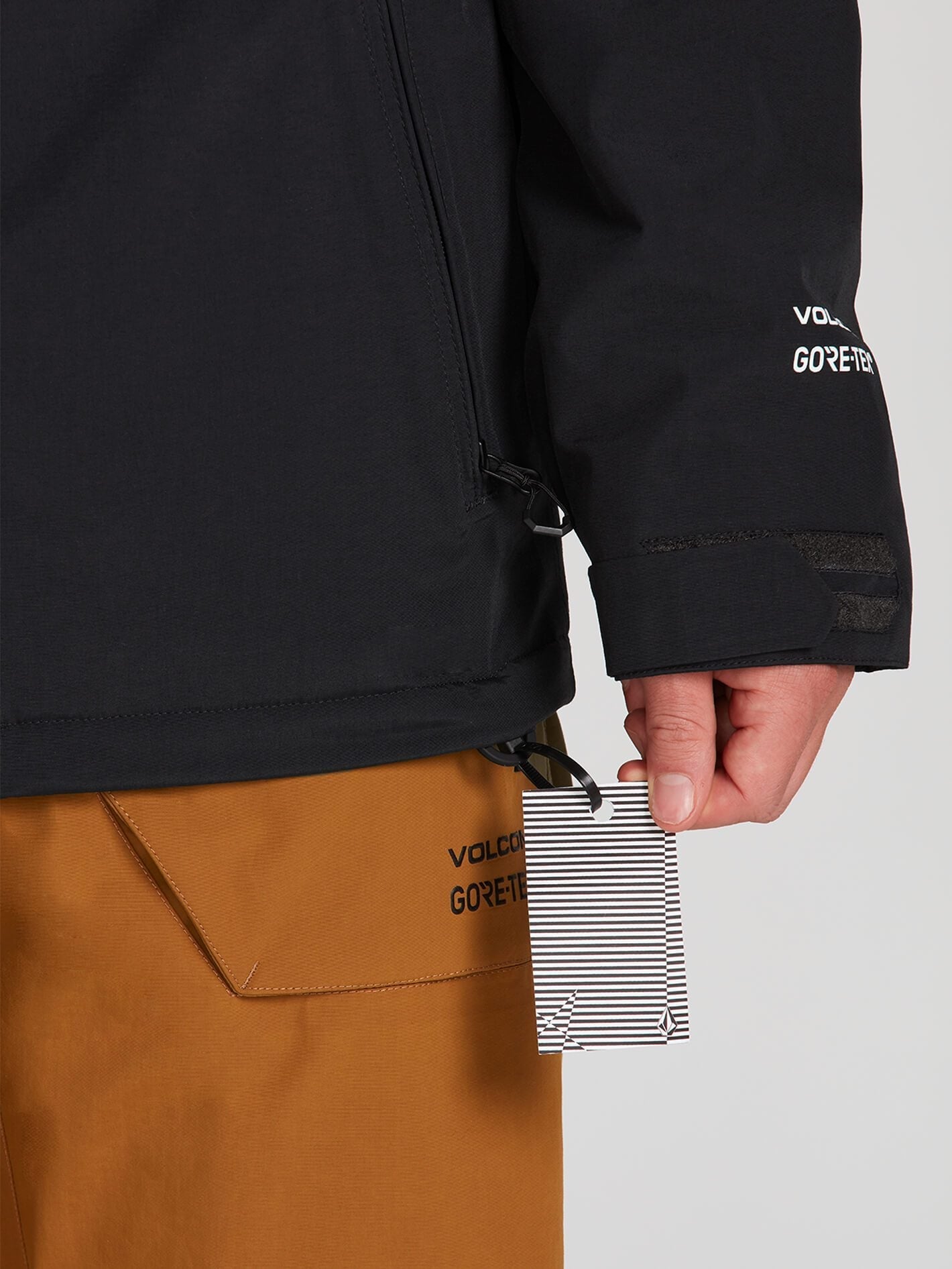 Gore-Tex L Insulated Snow Jacket - BLACK