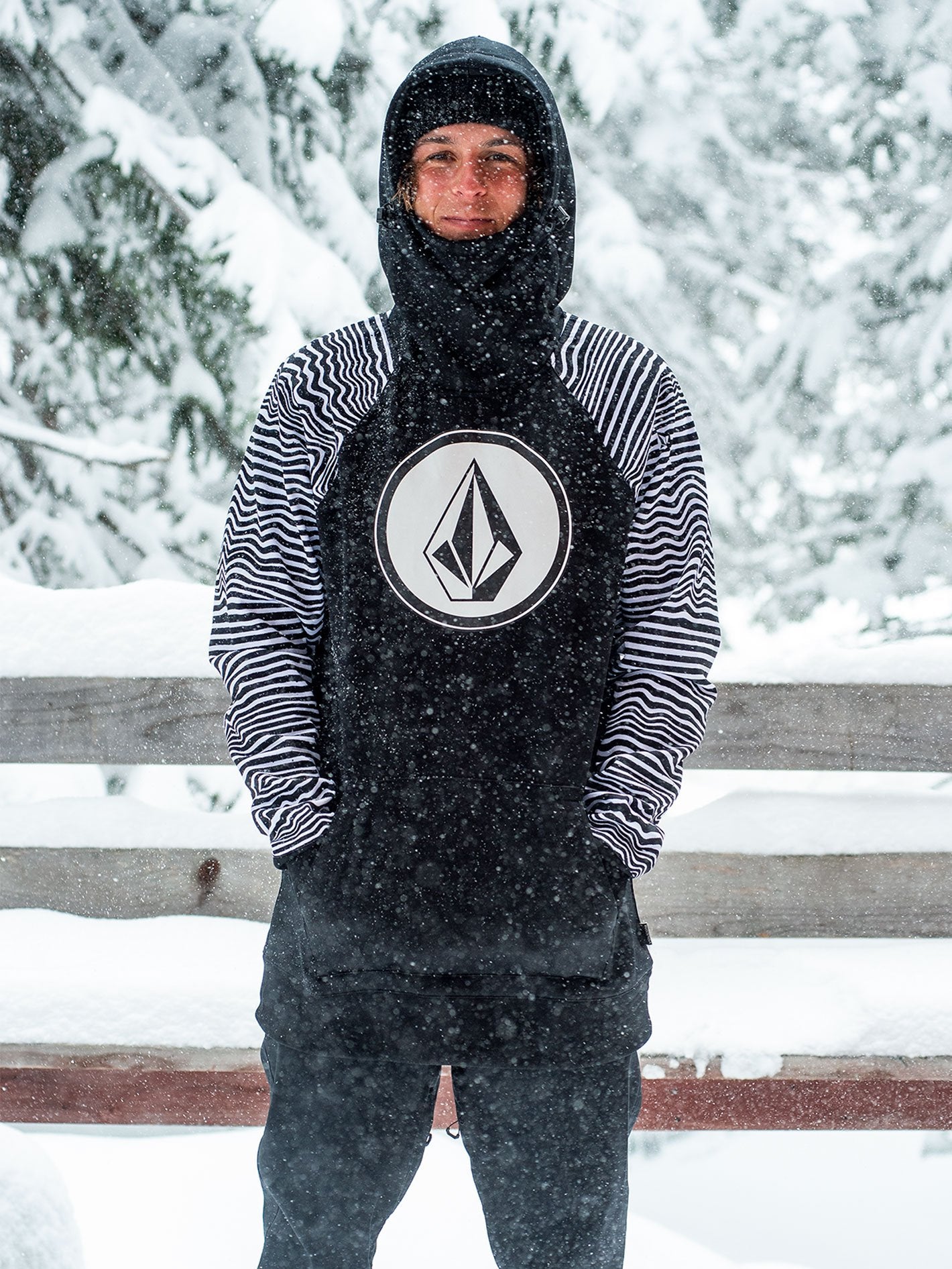Hydro Snow Hoodie – SCHWARZER STREIFEN
