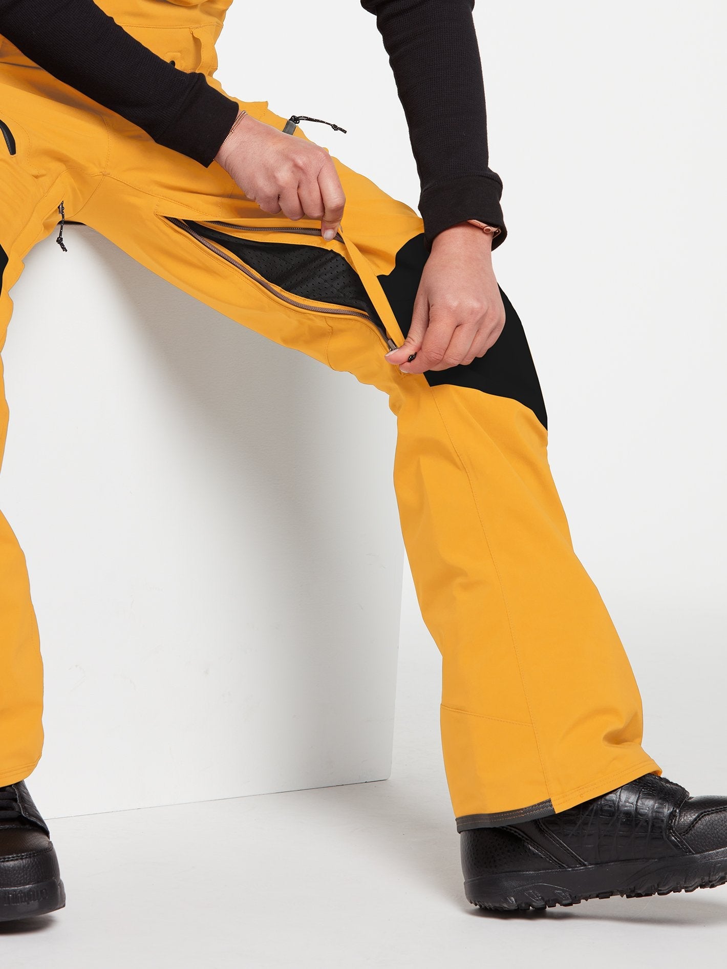 Elm Stretch Gore-Tex Snow Overalls - RESIN GOLD