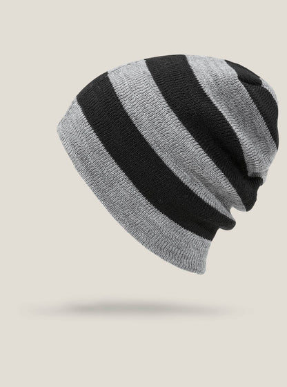 Gestreifte Beanie - Schwarz